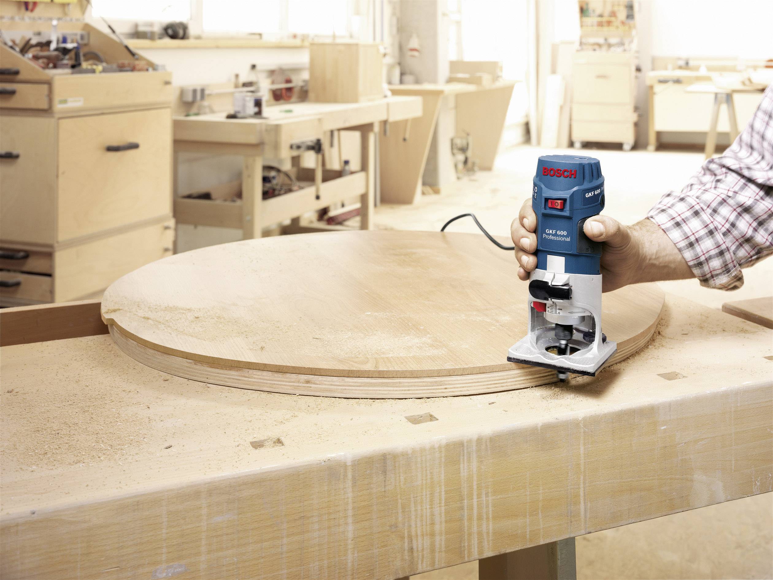 Bosch Professional Kantenfräse 060160A100 GKF 600 inkl. Parallelanschlag, inkl. Koffer 600 W