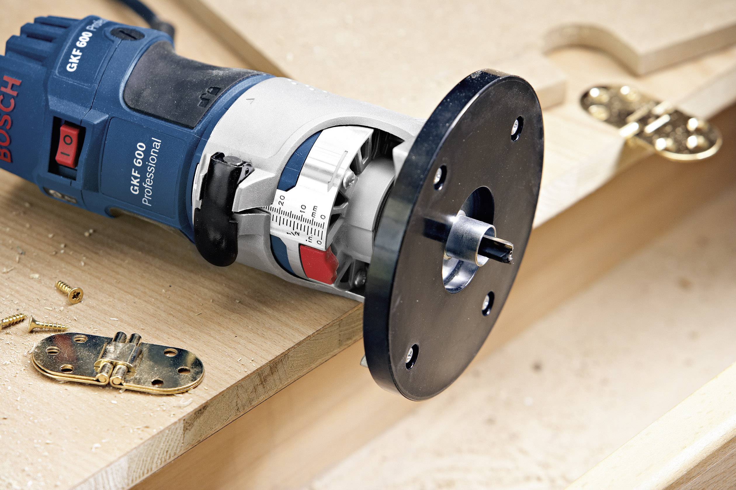 Bosch Professional Kantenfräse 060160A102 GKF 600 L-Boxx
