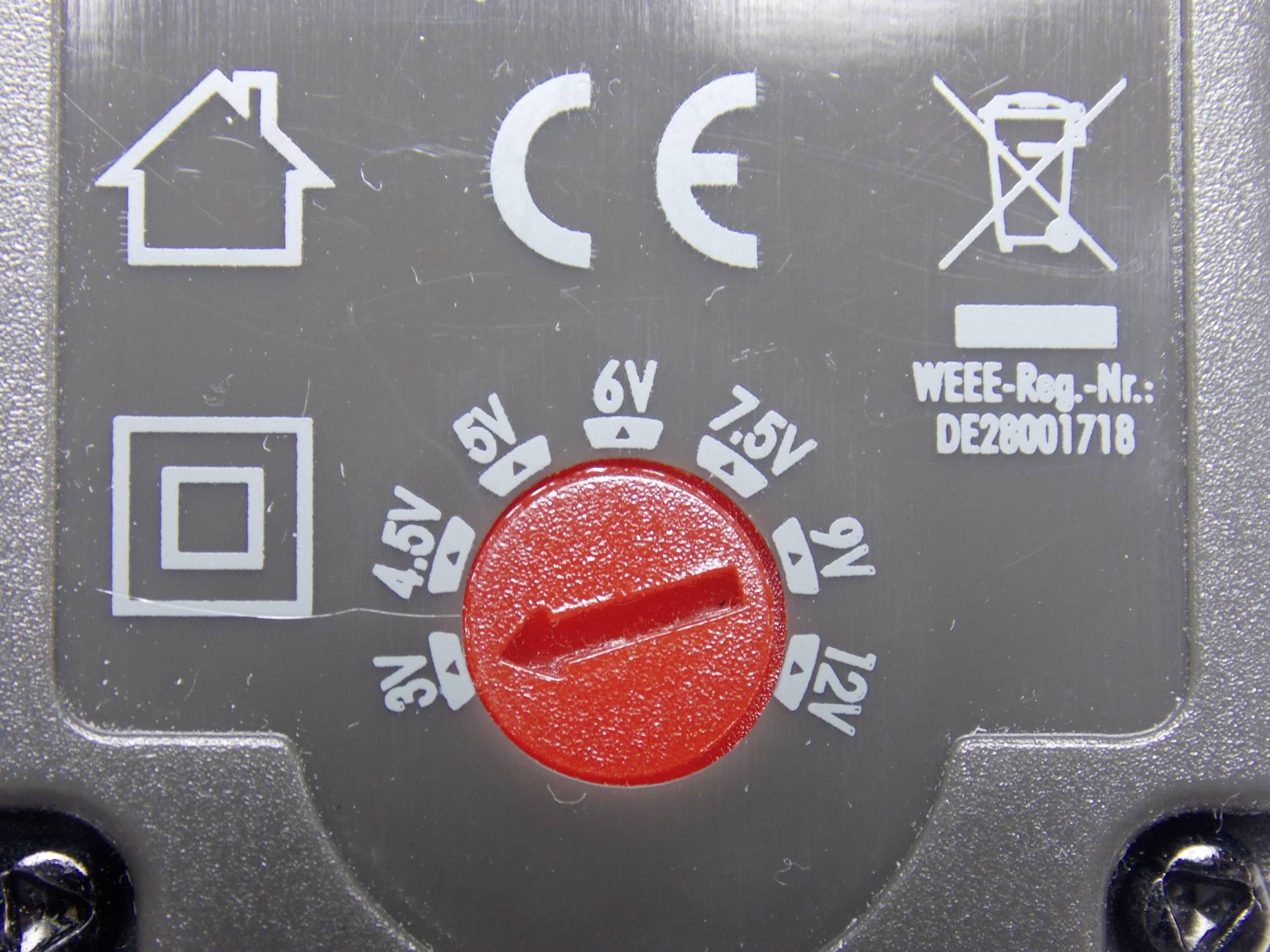 VOLTCRAFT SNG-1500-OW Steckernetzteil, einstellbar 3 V/DC, 4.5 V/DC, 5 V/DC, 6 V/DC, 7.5 V/DC, 9 V/DC, 12 V/DC 1500mA 18W