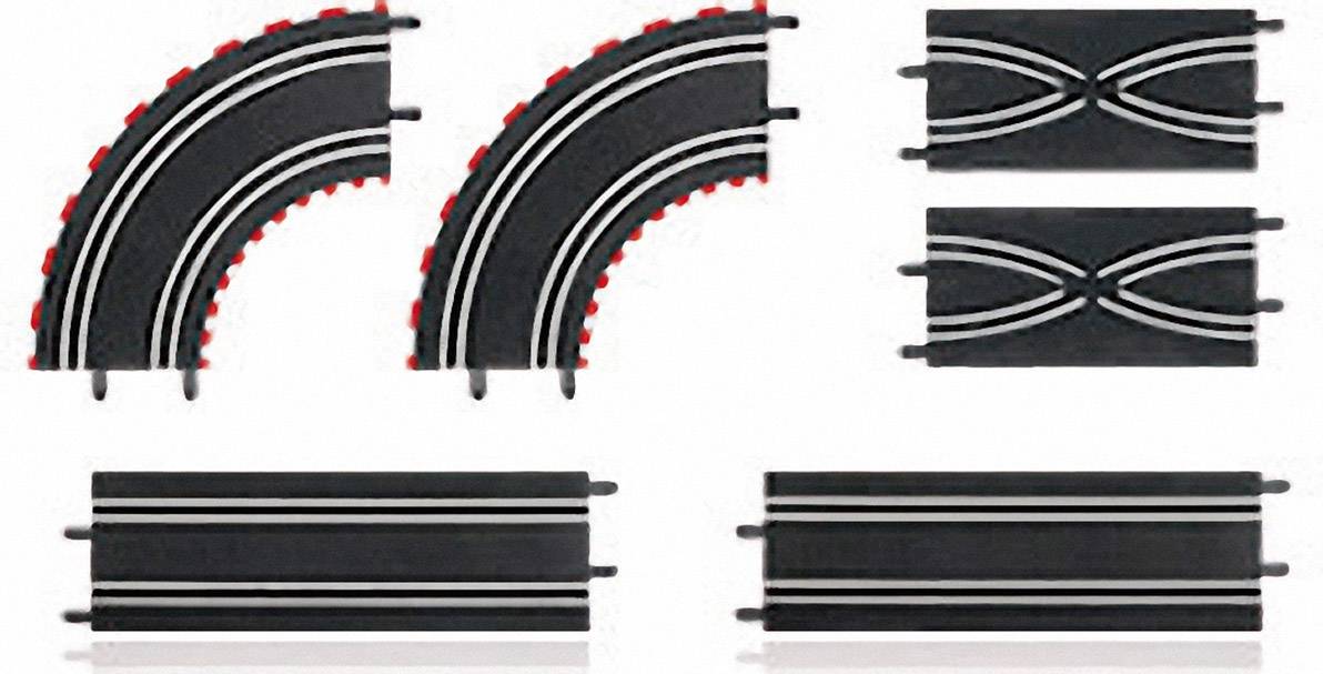 Sechs Spielzeug-Rennbahn-Schienen: zwei Kurven mit roten Randmarkierungen und vier gerade Abschnitte, zwei davon mit Kreuzungen.