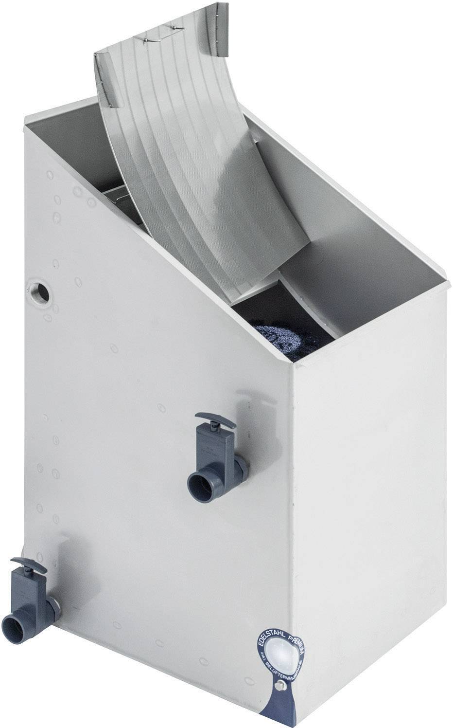 Rechteckiger Metallbehälter mit offenen Rohröffnungen und kippbarem Deckel. Verwendet für industrielle Flüssigkeits- oder Materialprozesse.