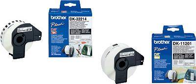 Drei Brother P-touch Etikettenrollen: DK-22214 Endlosetikett, DK-11201 Adressetikett. Jede Rolle hat eine eigene Verpackung.