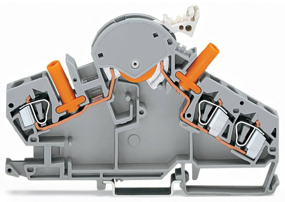 Graue elektrische Klemme mit orangenen Hebeln und mehreren Anschlüssen, genutzt zur Verbindung von Kabeln in elektrischen Schaltungen.