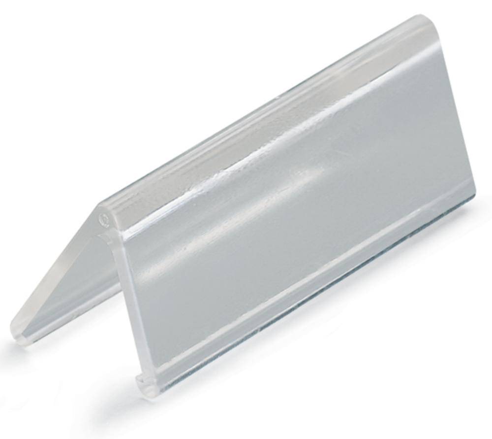 Eine transparente Acrylaufstellerleiste in Dreiecksform, die zur Präsentation von Karten oder Schildern dient.