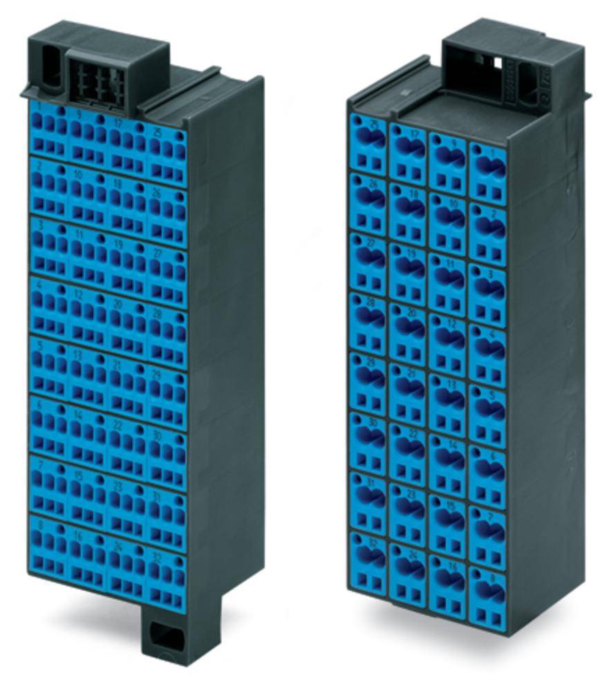 Zwei schwarze elektronische Steckverbinder mit blauen Anschlüssen. Links: oben geöffnete Anschlussbuchse. Rechts: vollständig geschlossene Einheit.