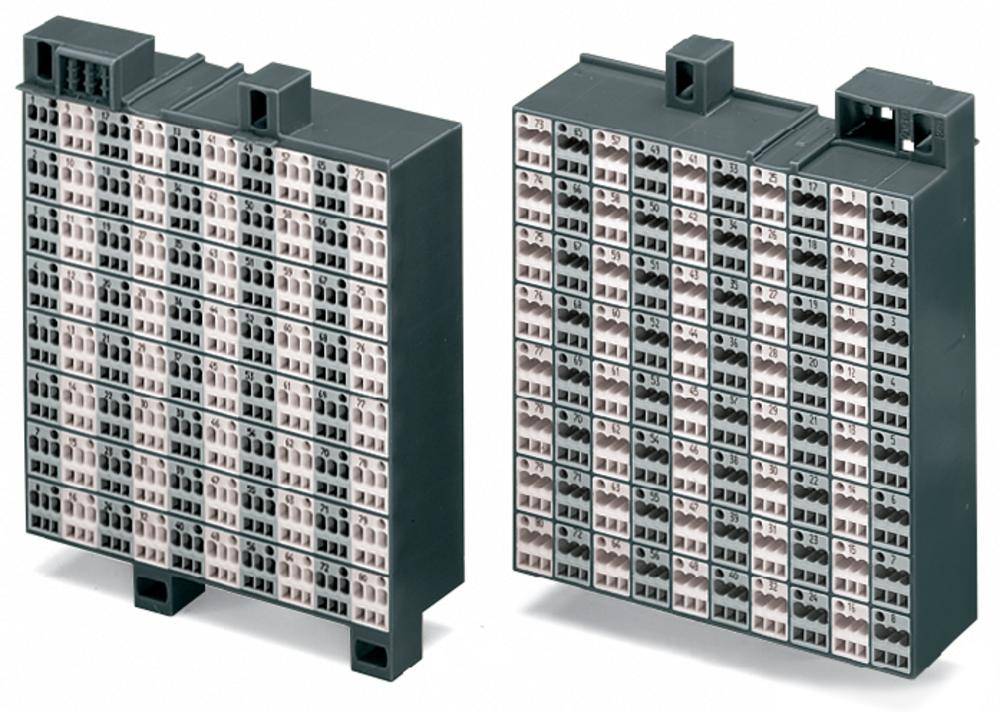 Zwei elektrische Steckmodule mit mehreren Anschlüssen auf grauem Hintergrund, die für industrielle Verkabelungen verwendet werden.