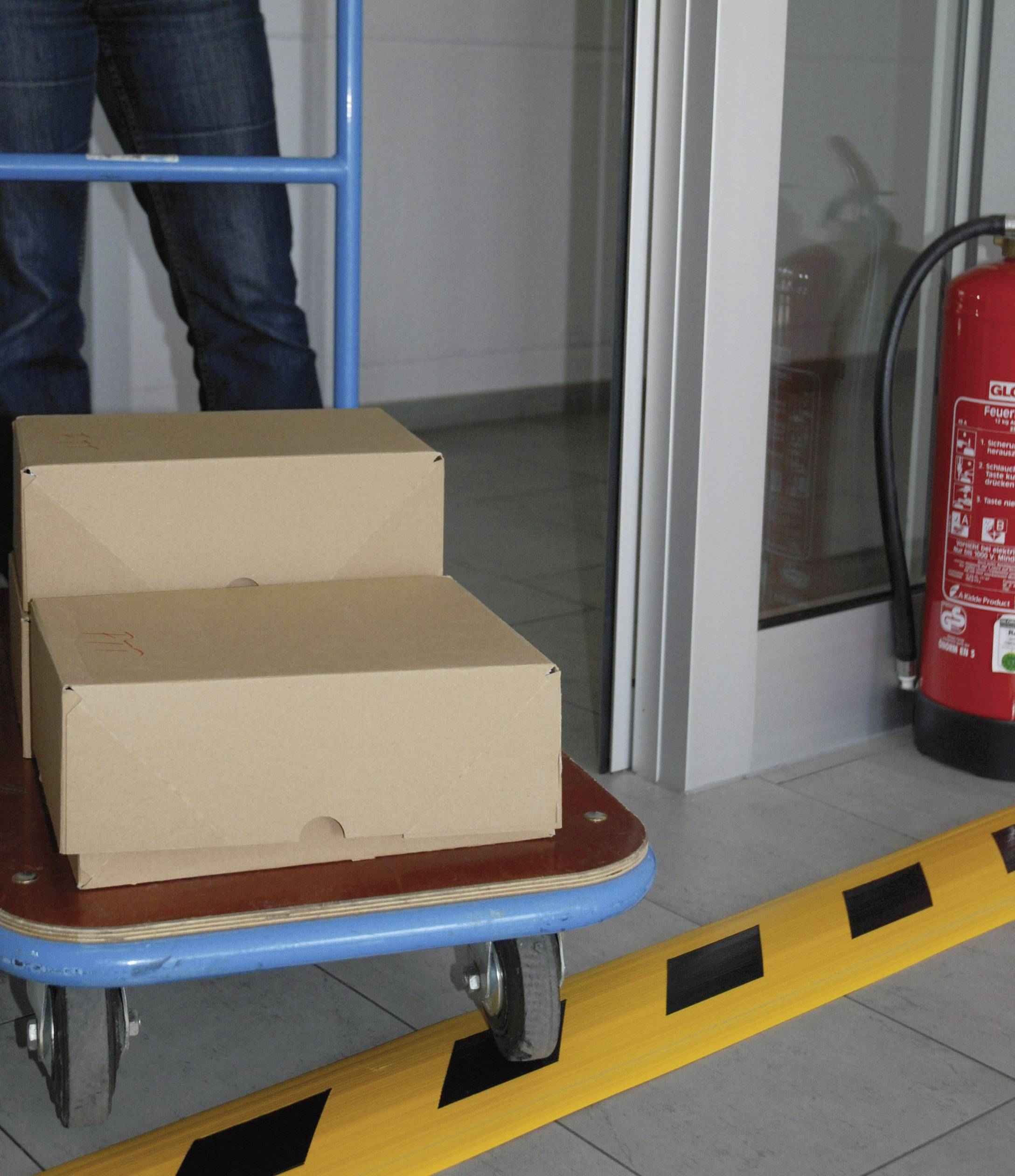 Serpa Kabelbrücke 5.01019.1003 TPE (Geruchneutrales Spezialgummigemisch) Gelb, Schwarz Anzahl Kanäle: 5 3000 mm Inhalt: 1 St.