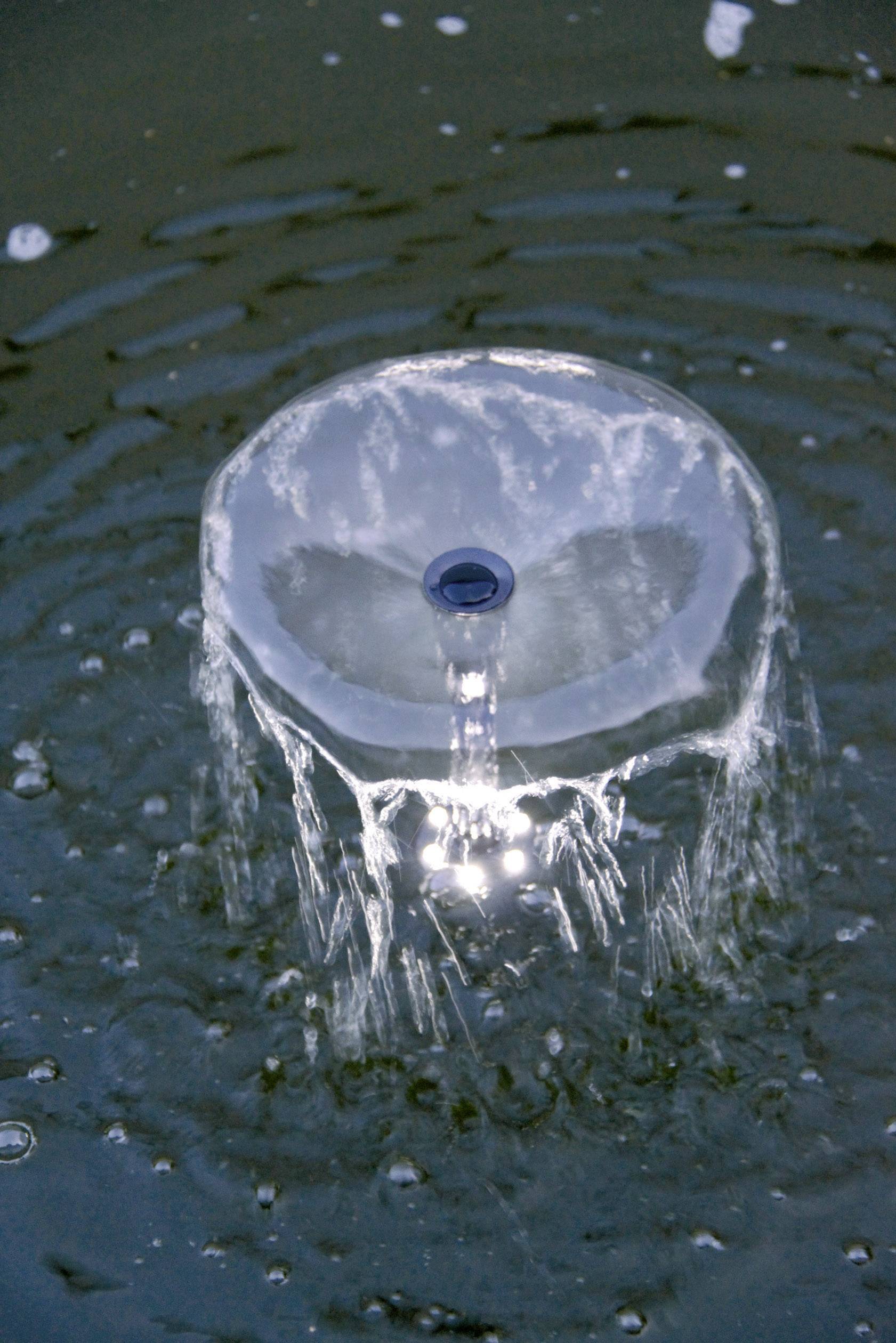 Esotec 101774 Napoli LED Solar-Pumpenset mit Beleuchtung, mit Akkuspeicher