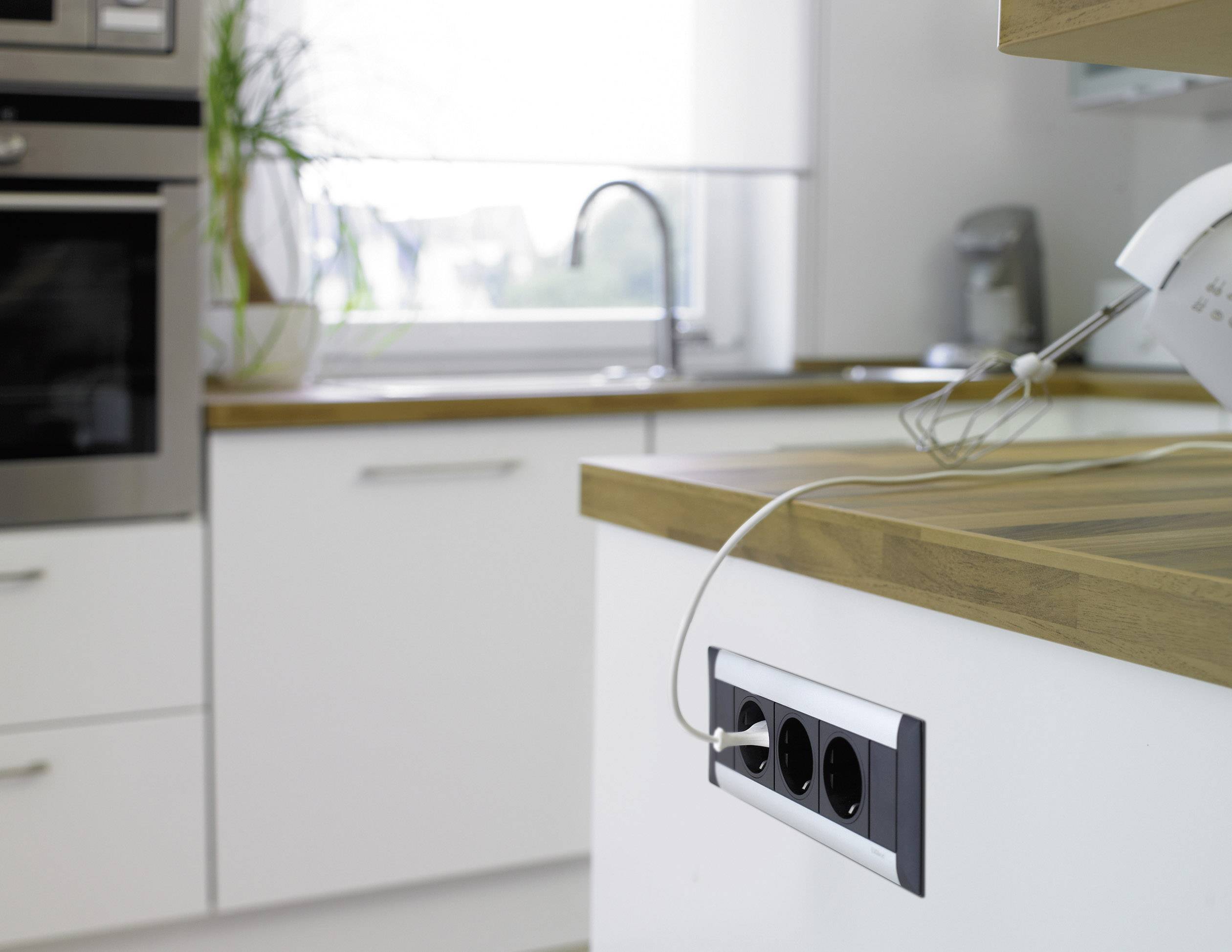 EVOline 159610011800 Steckdosenleiste 5fach Aluminium, Schwarz Schutzkontakt 1St.