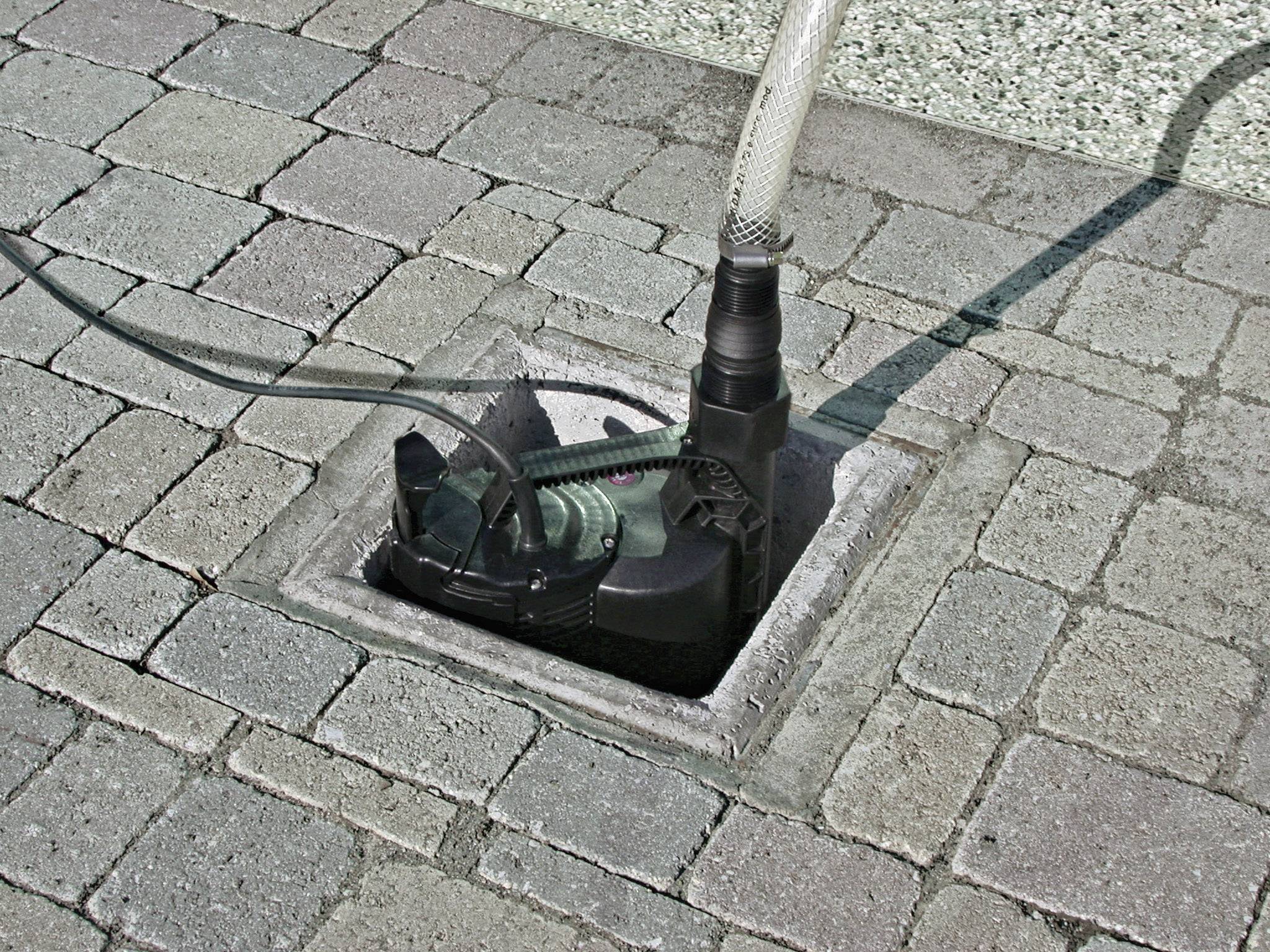 T.I.P. - Technische Industrie Produkte Integra 8000 30166 Flachsaugende Tauchpumpe 8000 l/h 7 m