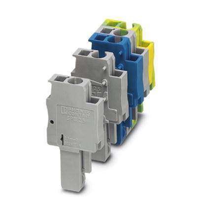 Klemmenleisten in verschiedenen Farben und Größen, gestaffelt aufgereiht. Sie werden in elektrischen Installationen verwendet.