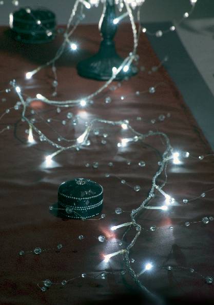 Konstsmide 1231-203 Motiv-Lichterkette Perlen Innen netzbetrieben Anzahl Leuchtmittel 32 LED Kaltweiß Beleuchtete Länge: 2m