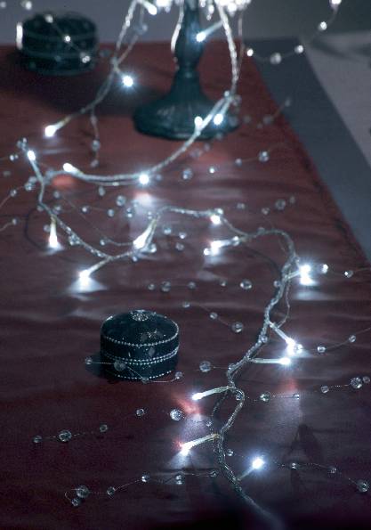 Konstsmide 1231-203 Motiv-Lichterkette Perlen Innen netzbetrieben Anzahl Leuchtmittel 32 LED Kaltweiß Beleuchtete Länge: 2m