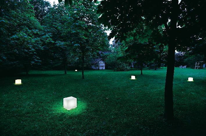 SLV 227211 DETT Gartenleuchte Würfel   Energiesparlampe E27 24 W Weiß