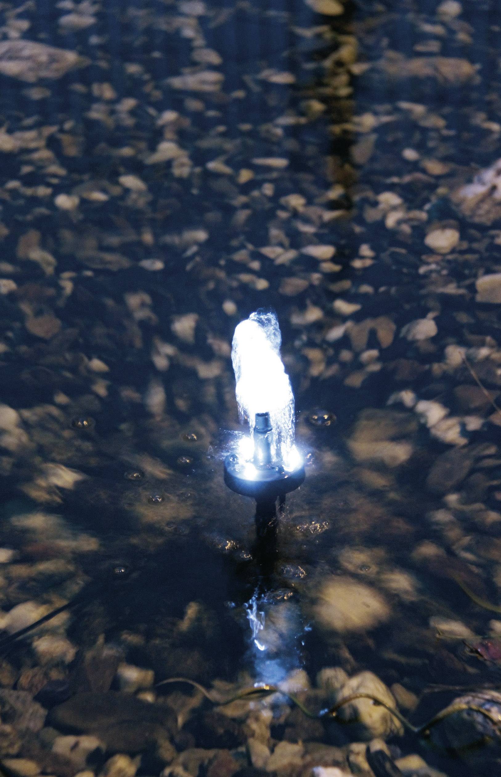 Esotec 101775 Palermo LED Solar-Pumpenset mit Beleuchtung, mit Akkuspeicher