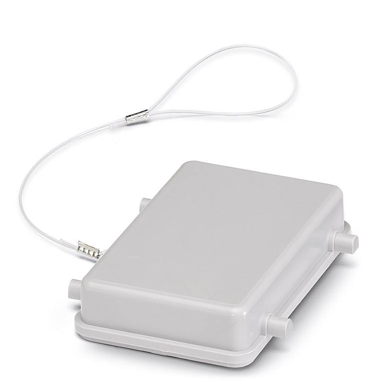 Ein rechteckiger, grauer Schutzkasten mit einem angebrachten Stahlseil. Der Kasten hat abgerundete Ecken und zwei seitliche Anschlüsse.