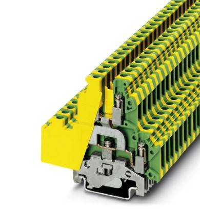 Reihenklemmen in gelb-grün, aneinandergereiht. Verwendet in elektrischen Schaltschränken zur sicheren Kabelverbindung.