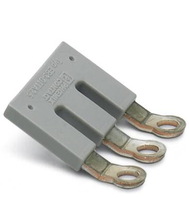 Grau-weißer elektrischer Anschluss mit drei Kupferkontakten, markiert mit '10 B258174C', verwendet zur Verbindung elektrischer Komponenten.