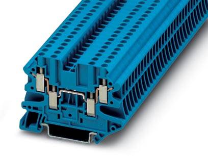 Blauer Elektroanschlussblock mit mehreren Anschlussklemmen für die Verdrahtung. Geeignet für industrielle Anwendungen in Schalttafeln.