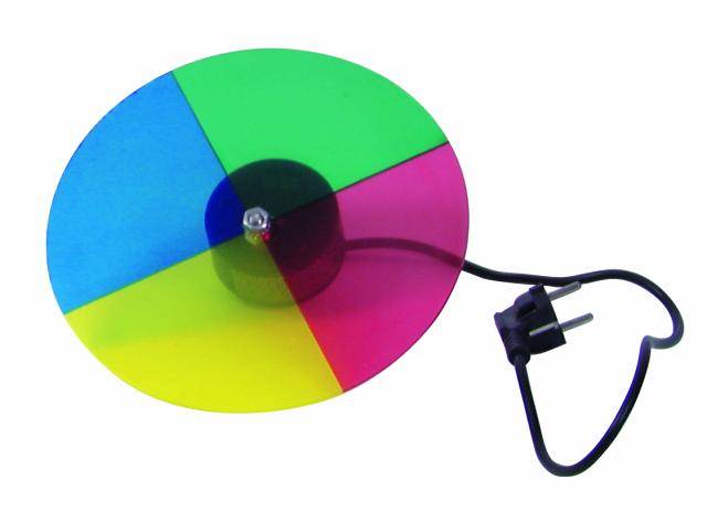 Eine drehbare, bunte Farbscheibe mit vier Segmenten (blau, grün, gelb, rot) an einem schwarzen Stromkabel mit Stecker.