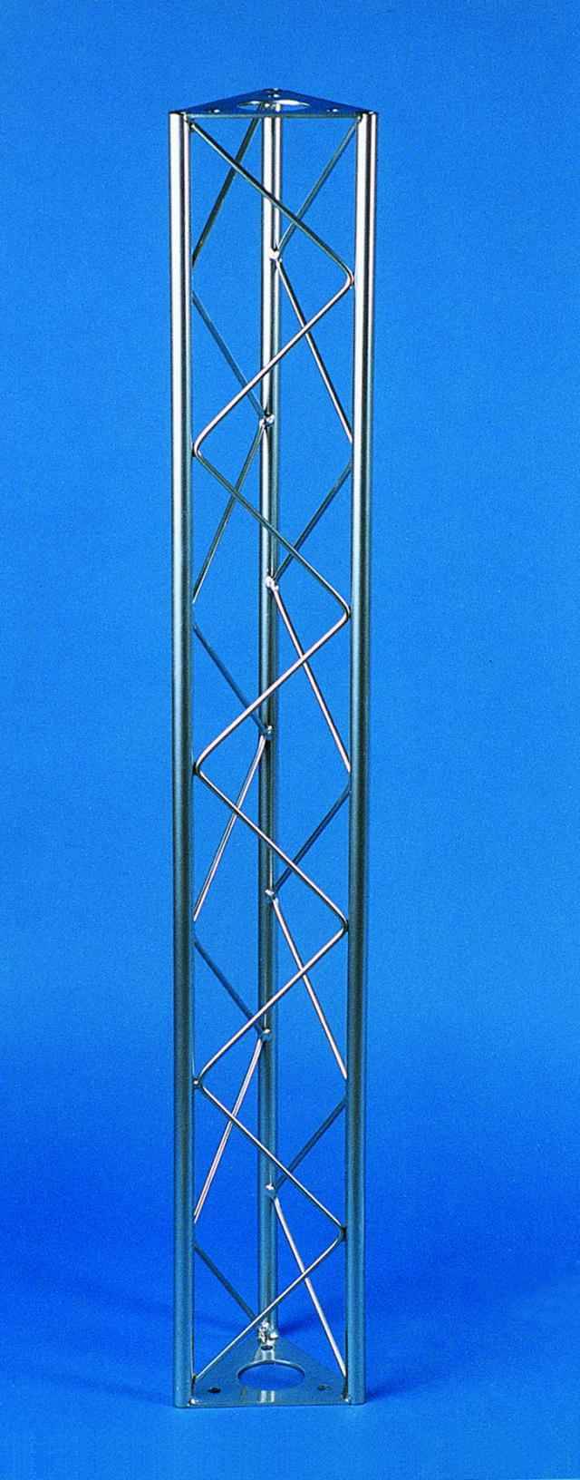 Ein silbernes Metallgitter, vertikal auf blauem Hintergrund. Geeignet als strukturelles Element in Veranstaltungstechnik.