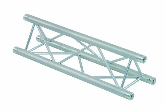 Ein silbernes Aluminium-Trägerelement mit dreieckiger Gitterstruktur, das häufig in Bühnentechnik und Ausstellungsbau verwendet wird.