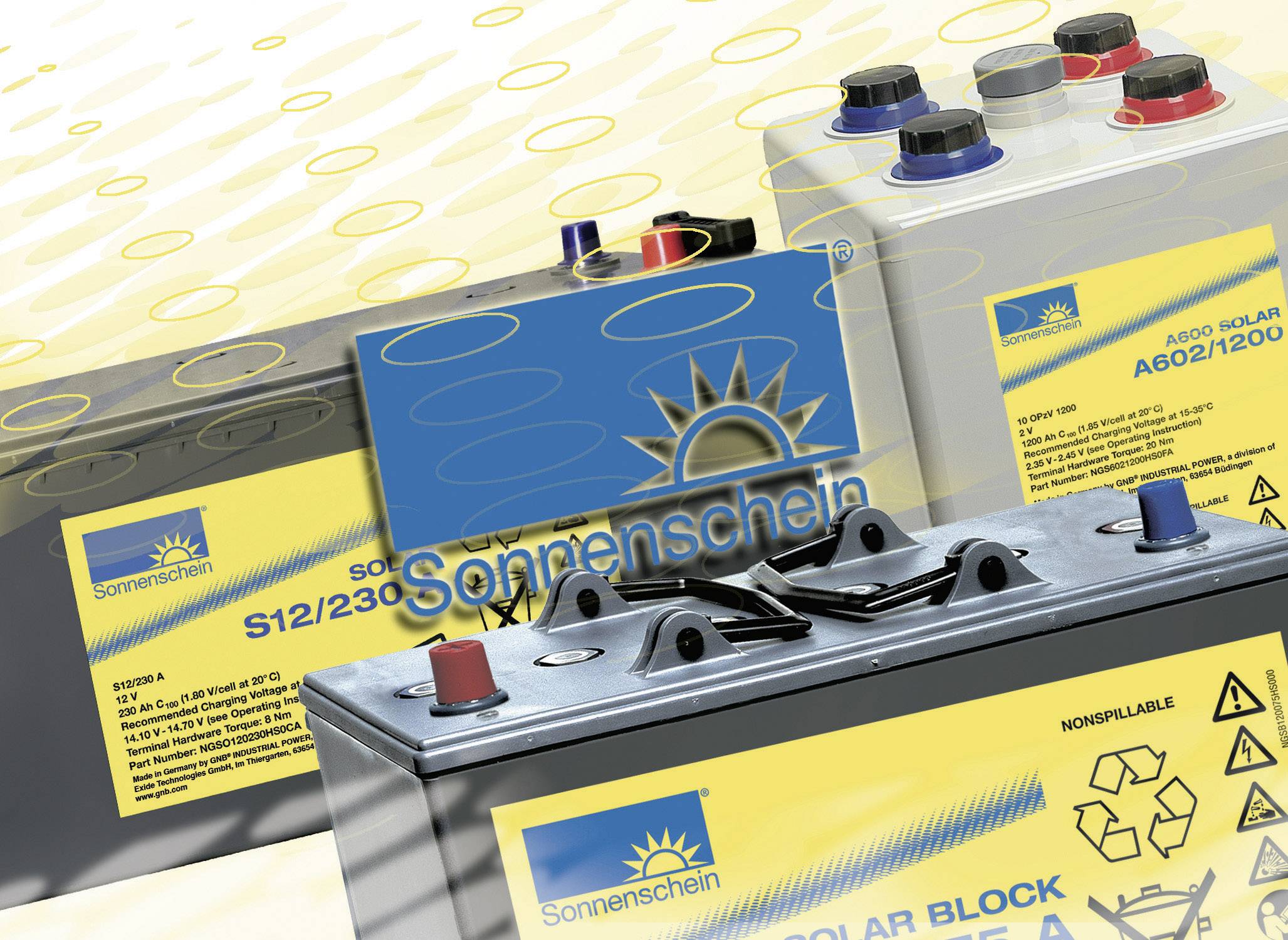 Drei Sonnenenergie-Batterien mit blauen und gelben Etiketten, dem Logo 'Sonnenschein' und technischen Details; geeignet für Solaranlagen.