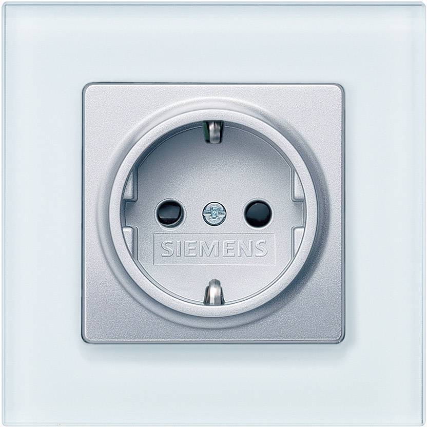 Die Abbildung zeigt eine europäische Steckdose ohne eingesteckten Stecker, mit der Markierung 'Siemens' auf der Oberfläche.