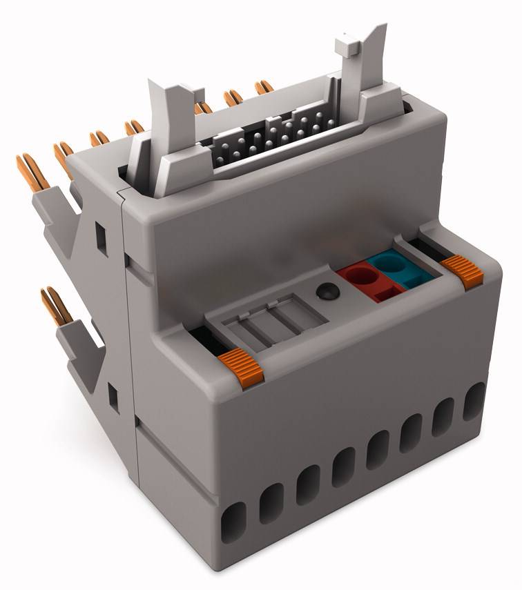 Grauer elektronischer Steckverbinder mit mehreren Pins, Einsteckports und orangen Klammern. Verwendet zur elektrischen Verbindung.