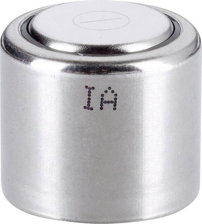 Eine silberne Knopfzelle, auf der 'IA' steht.