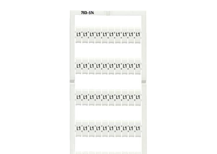 '793-574' steht oben auf einem weißen Wandregal mit mehreren Reihen. In jeder Reihe sind identische kleine, weiße Kästchen mit der Aufschrift 'L1'.