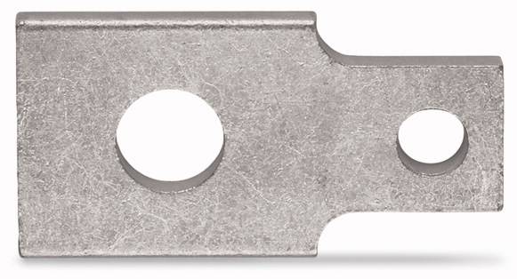 Metallplatte mit rechteckiger Form, zwei unterschiedlich große Löcher; dient vermutlich zur Befestigung.