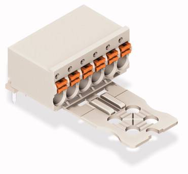 Kompakter, rechteckiger Stecker mit mehreren orangefarbenen Anschlussklemmen und einer Klappvorrichtung, verwendet in elektrischen Schaltungen.