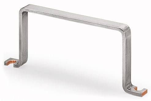 Ein L-förmiger Metallbügel mit flachen Enden, möglicherweise ein Teil einer Maschinen- oder Baukomponente.