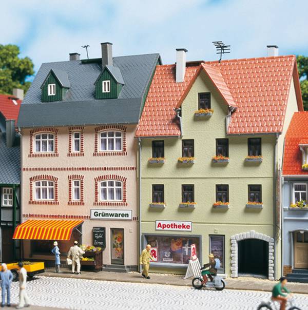 Auhagen 12345 H0, TT Wohnhäuser Bahnhofstraße 5/7
