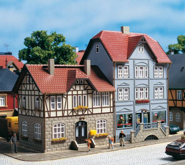 Auhagen 12346 H0, TT Wohnhäuser Bahnhofstraße 9/11