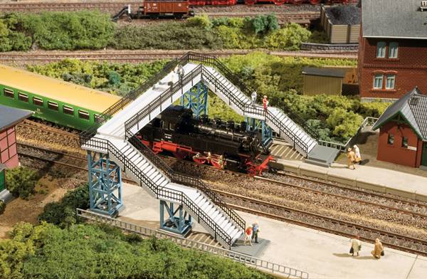 Auhagen 13327 TT Fußgängerbrücke (L x B x H) 119 x 160 x 58mm