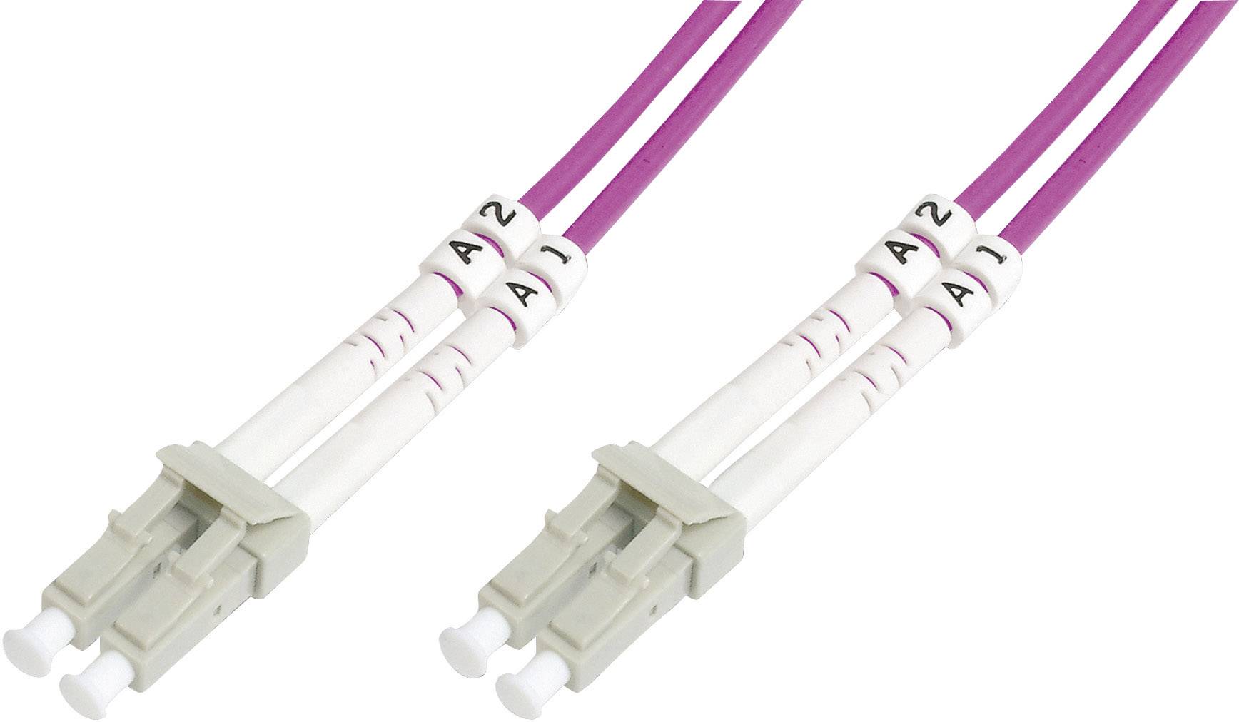Zwei parallel liegende, pink-weiße Glasfaserkabel mit grauen Steckverbindern und numerischer Kennzeichnung an den Kabelenden.