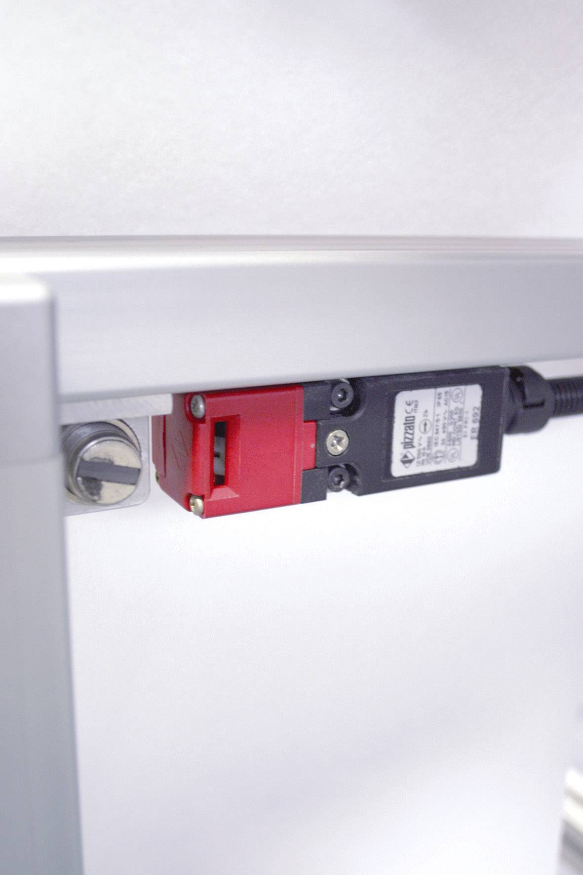 Pizzato Elettrica FW 3392-M2 FW 3392-M2 Sicherheitsschalter 250 V/AC 6A getrennter Betätiger tastend IP67 1St.