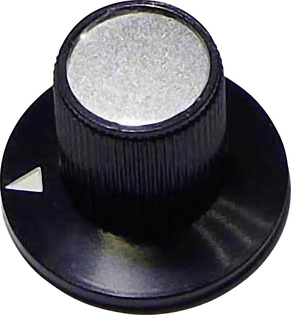 Ein schwarzer Drehknopf mit geriffelter Oberfläche und silberner Oberseite. Links vom Knopf ist ein kleiner weißer Pfeil zu sehen.