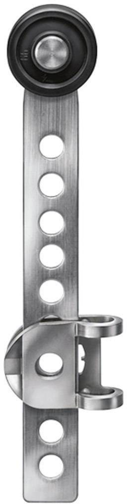 Metallische Rollturhalterung mit mehreren kreisförmigen Löchern und einem Rad oben.