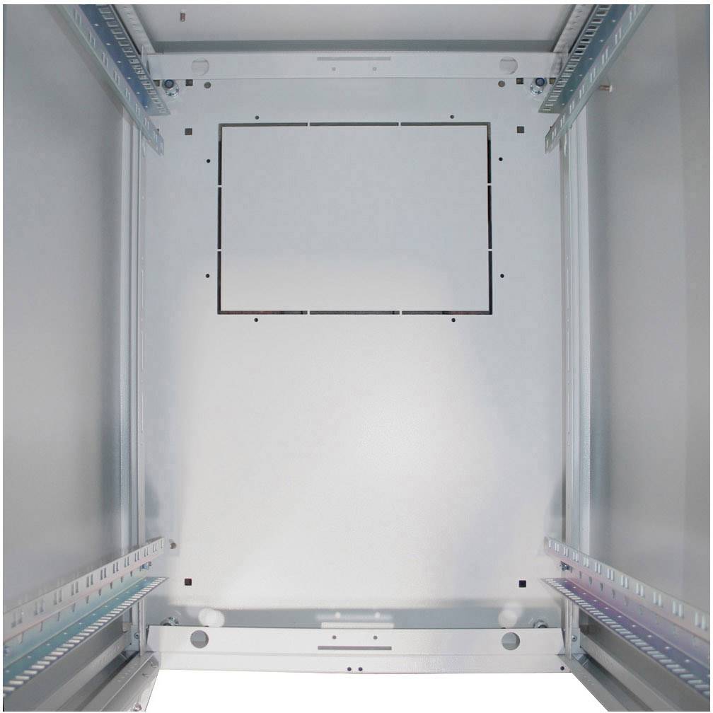 Innenansicht eines leeren Metallgehäuses mit Montageschienen an den Seiten, bereit zur Installation elektronischer Komponenten.