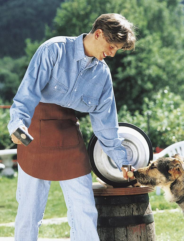 Leipold Doehle 3035 Zapferschürze 45 x 60cm Material (Details): Rindnarbenleder