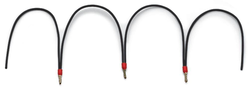 Vier schwarze Kabel mit roten Enden sind in einer wellenförmigen Anordnung dargestellt.