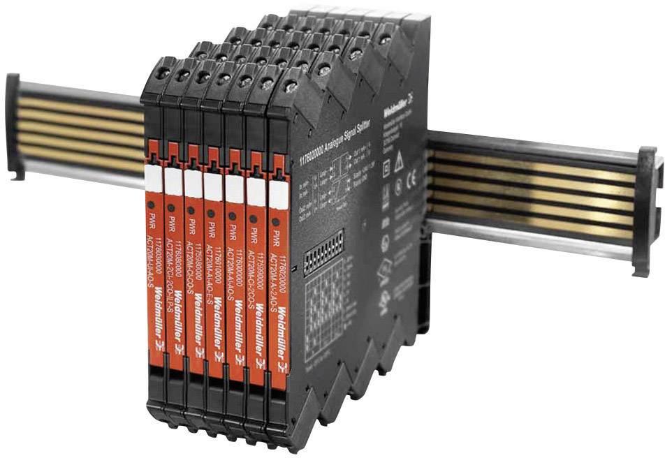 Mehrere elektronische Module auf einer Hutschiene montiert, wahrscheinlich für industrielle Automatisierung oder Steuerungen verwendet.