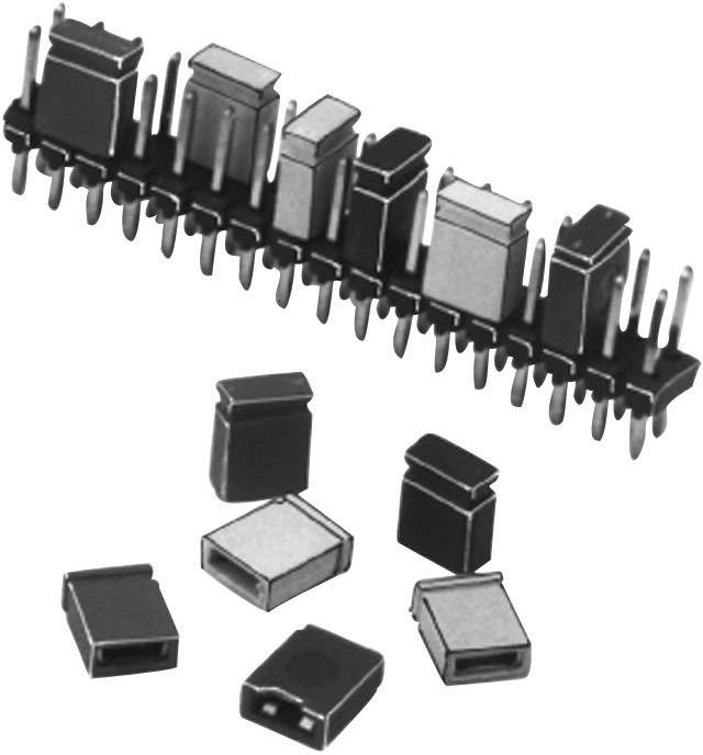 Eine Reihe von schwarzen Elektronikanschlüssen mit mehreren einzelnen Steckern. Komponenten für elektronische Verbindungen.