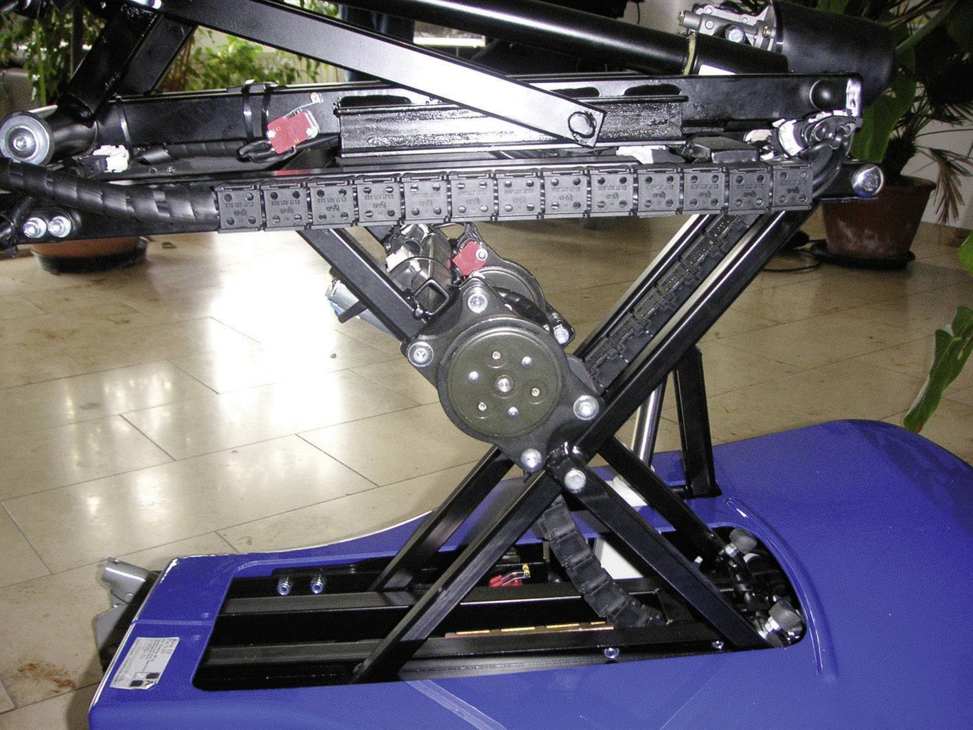 Igus E1.17.044.028.0 Energieführungskette UL94-V2 Klassifizierung, Einfaches einlegen von Kabeln