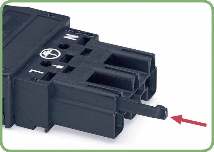 Elektrischer Steckverbinder mit rotem Pfeil, der auf einen kleinen rechteckigen Vorsprung zeigt. Dieses Teil verbindet Kabel.