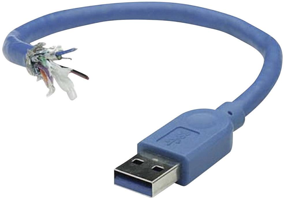 Ein blauer, beschädigter USB-Kabel, das an einem Ende abisoliert ist, mit freiliegenden Drähten.
