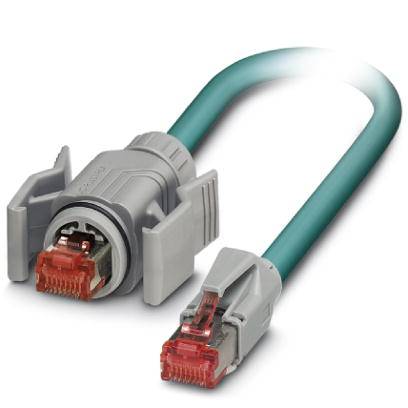 Ein graues Steckverbindungsteil mit roten durchsichtigen RJ-45-Steckern an beiden Enden eines grünen Kabels, das eine Netzwerkverbindung symbolisiert.